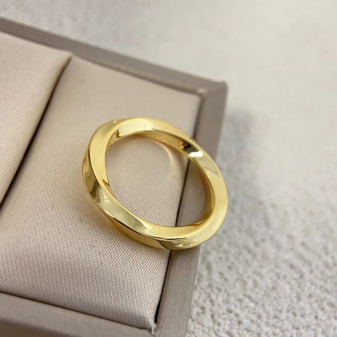 Spiral Fashion Women's Ring S925 Silver High Quality Bright Inlaid Moissanite Shining French Luxury Charming Festival Gift