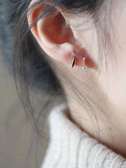 925 Sterling Silver Earrings With Sparkling Zircon, Featuring A Minimalist Design That Highlights A Woman Noble Temperament