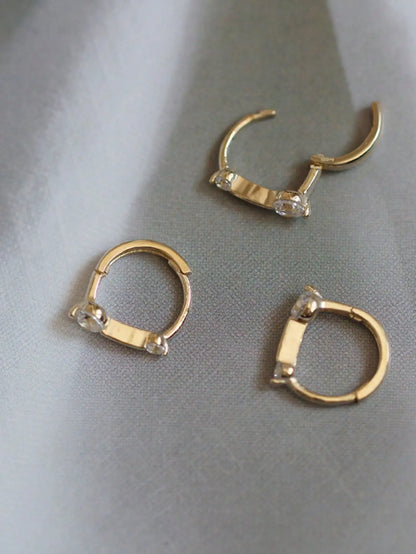 925 Sterling Silver Earrings With Sparkling Zircon, Featuring A Minimalist Design That Highlights A Woman Noble Temperament