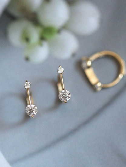 925 Sterling Silver Earrings With Sparkling Zircon, Featuring A Minimalist Design That Highlights A Woman Noble Temperament